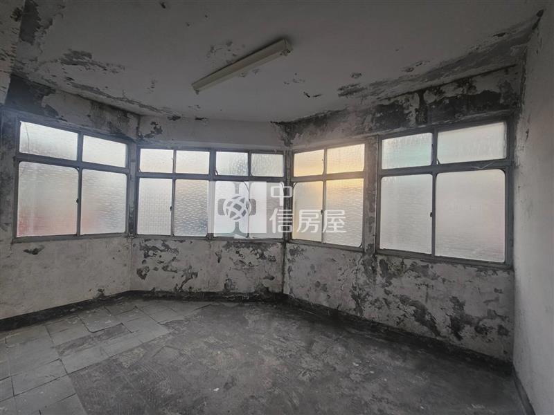 龍潭建國路邊間透天店面房屋室內格局與周邊環境