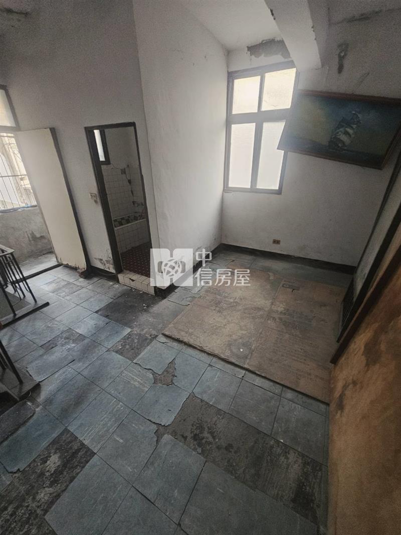 龍潭建國路邊間透天店面房屋室內格局與周邊環境