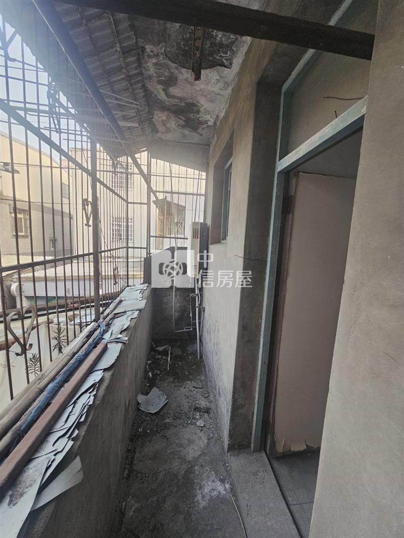 龍潭建國路邊間透天店面房屋室內格局與周邊環境