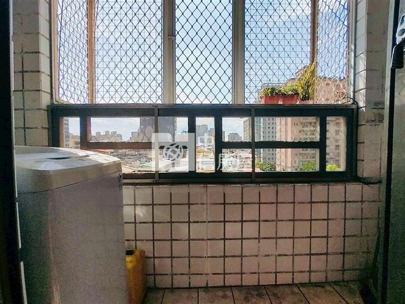 雙橡園漂亮收租套房房屋室內格局與周邊環境