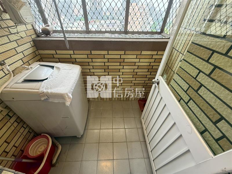 大慶夜市旁中山醫十三期震後美三房平車房屋室內格局與周邊環境