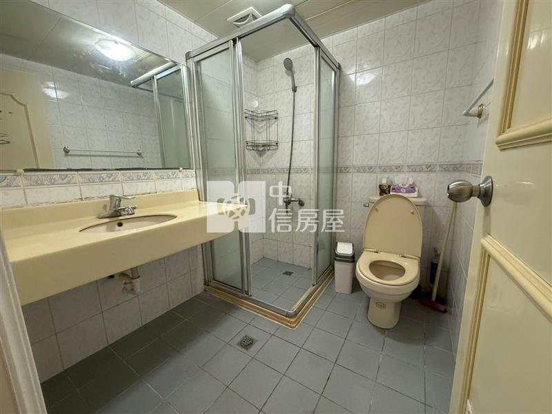 大慶夜市旁中山醫十三期震後美三房平車房屋室內格局與周邊環境