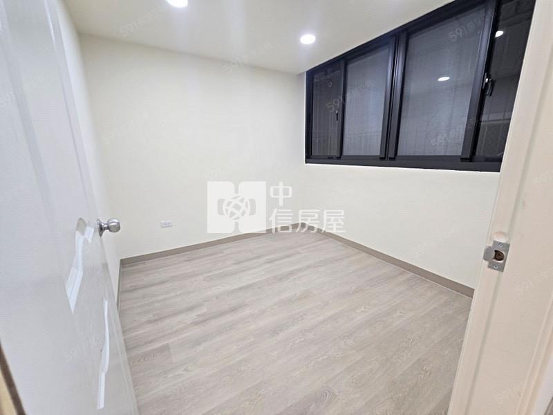 北區文心中清捷運站旁低總價整理三房房屋室內格局與周邊環境