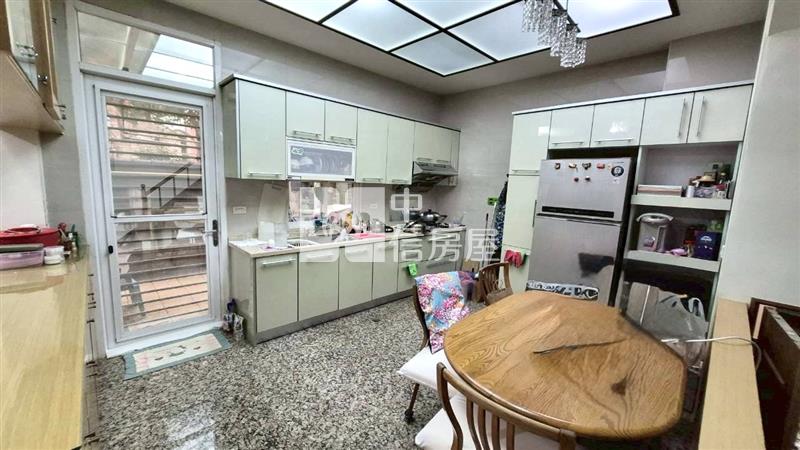 【奔馳】宜誠金品豪華双車別墅房屋室內格局與周邊環境