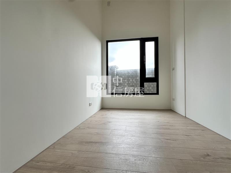 【奔馳】德億伊沐一樓住店+車位房屋室內格局與周邊環境