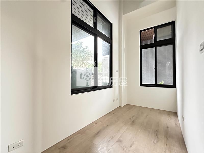 【奔馳】德億伊沐一樓住店+車位房屋室內格局與周邊環境