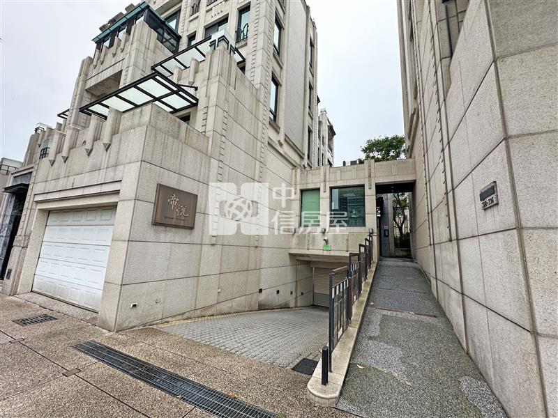 獨家!近漢神百貨電梯別墅房屋室內格局與周邊環境