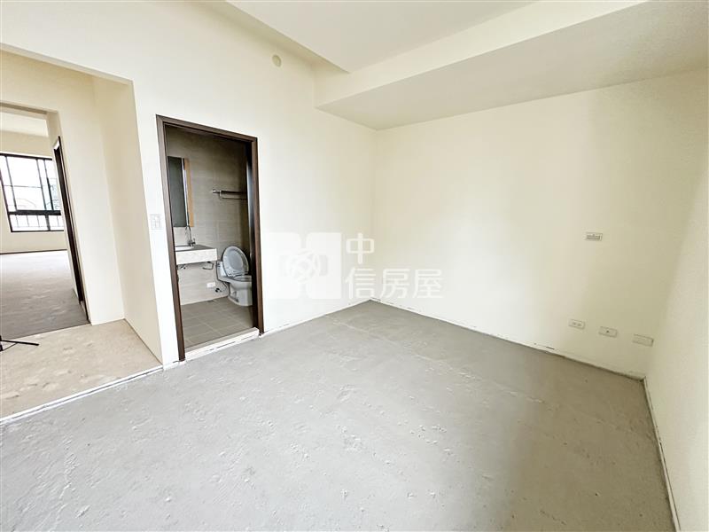 獨家!近漢神百貨電梯別墅房屋室內格局與周邊環境