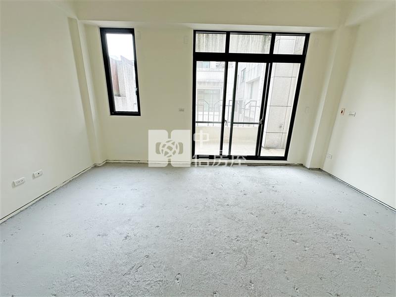 獨家!近漢神百貨電梯別墅房屋室內格局與周邊環境