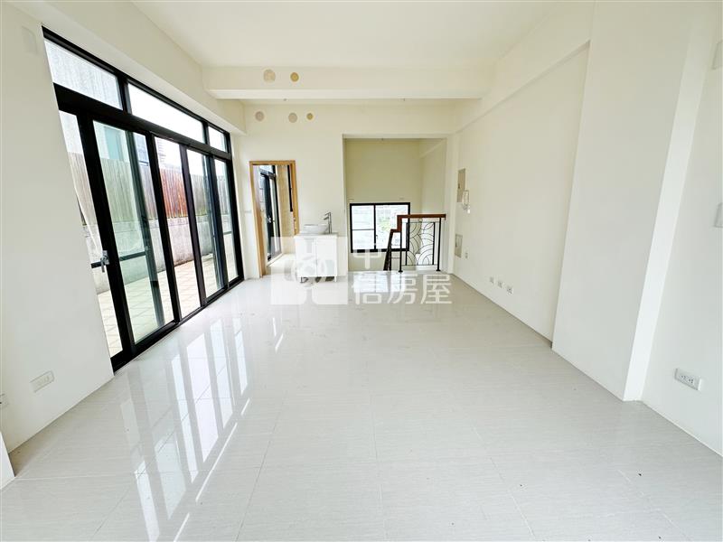 獨家!近漢神百貨電梯別墅房屋室內格局與周邊環境