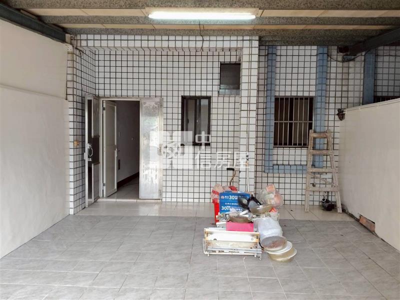 觀音忠愛莊前庭透天房屋室內格局與周邊環境