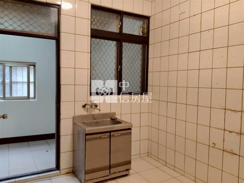 觀音忠愛莊前庭透天房屋室內格局與周邊環境