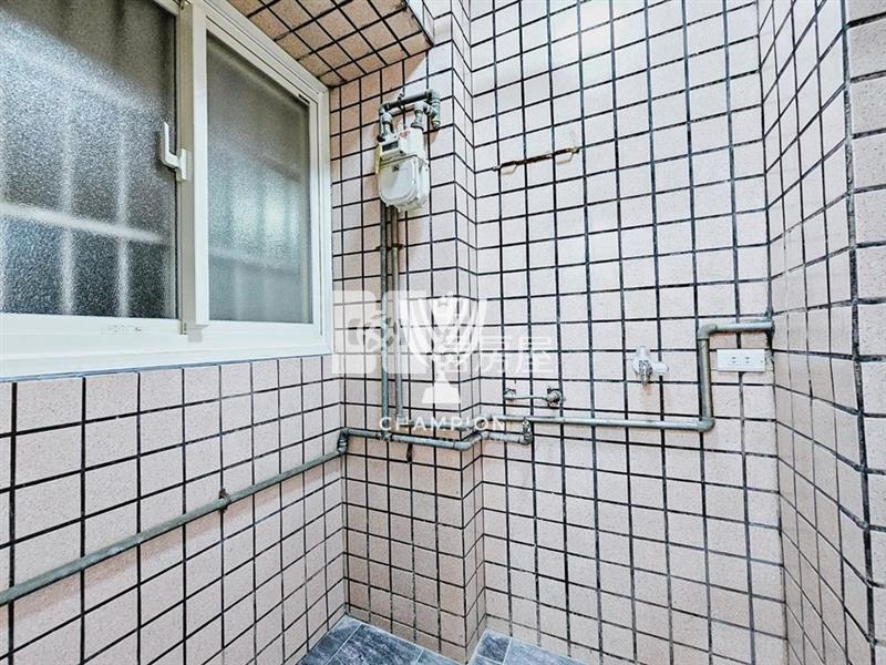 【冠軍】碇內幸福華城精美1樓+B1三房房屋室內格局與周邊環境