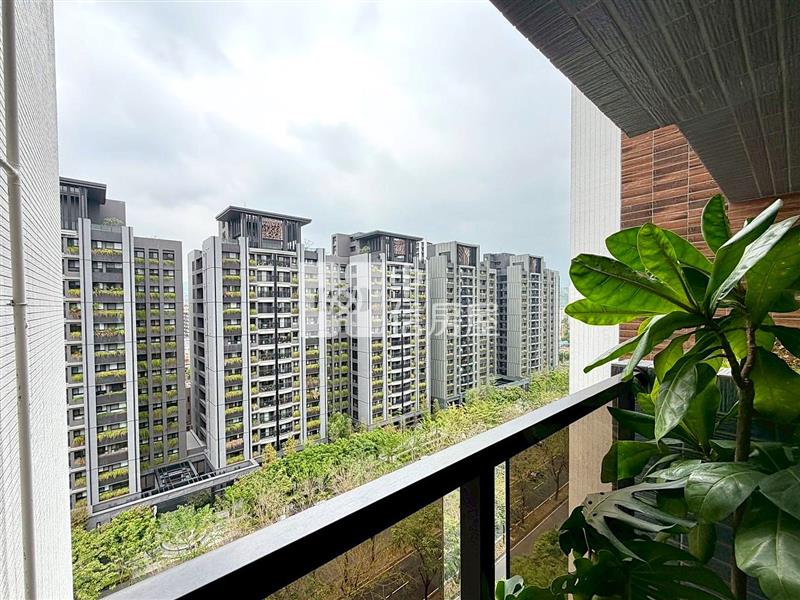 鴻邑璞真百萬裝潢 三改二房附平車房屋室內格局與周邊環境