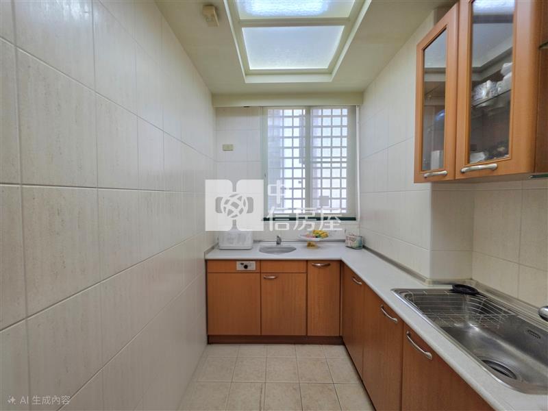 美術館靜謐電梯透天稀有釋出房屋室內格局與周邊環境