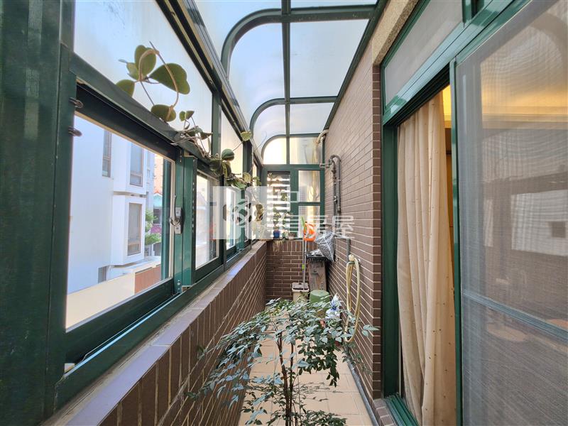 美術館靜謐電梯透天稀有釋出房屋室內格局與周邊環境