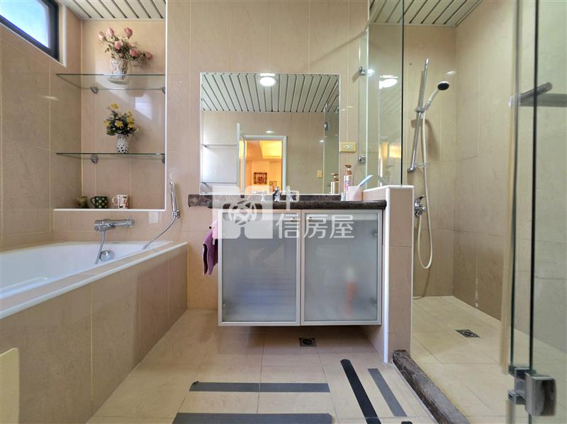 美術館靜謐電梯透天稀有釋出房屋室內格局與周邊環境