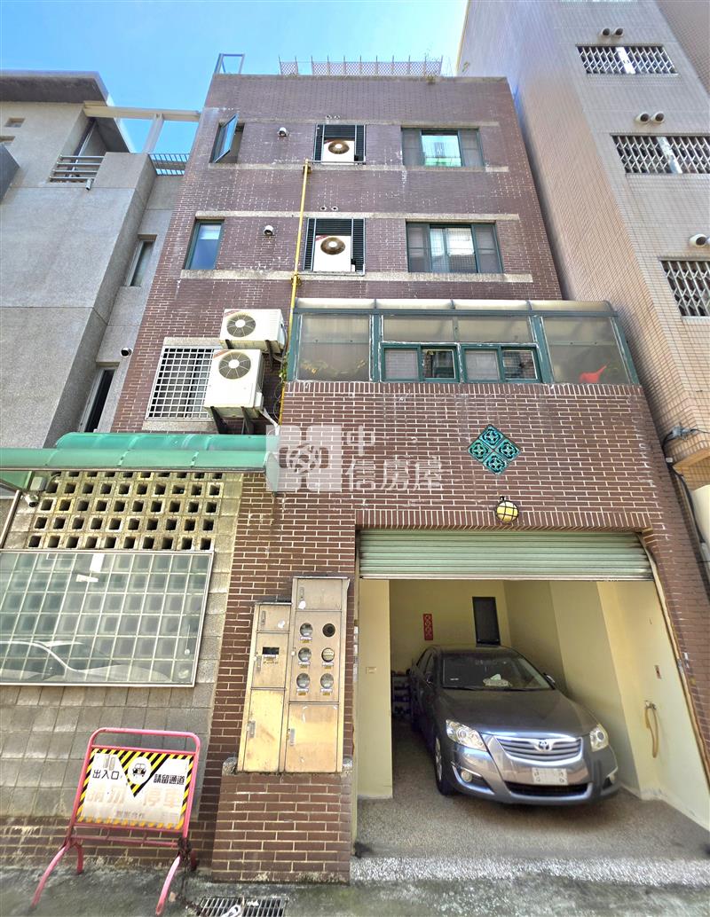 美術館靜謐電梯透天稀有釋出房屋室內格局與周邊環境