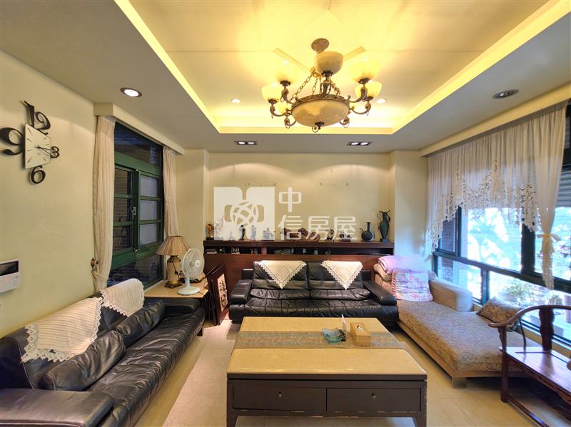 美術館靜謐電梯透天稀有釋出房屋室內格局與周邊環境