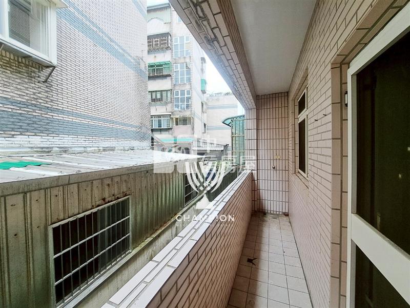 【冠軍】大慶前區低總價明亮三房房屋室內格局與周邊環境