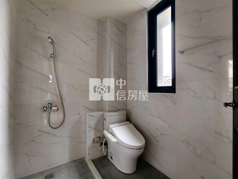 臨路角間大坪數電梯豪宅別墅房屋室內格局與周邊環境