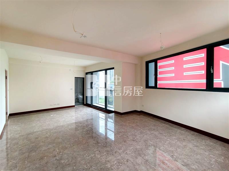 臨路角間大坪數電梯豪宅別墅房屋室內格局與周邊環境