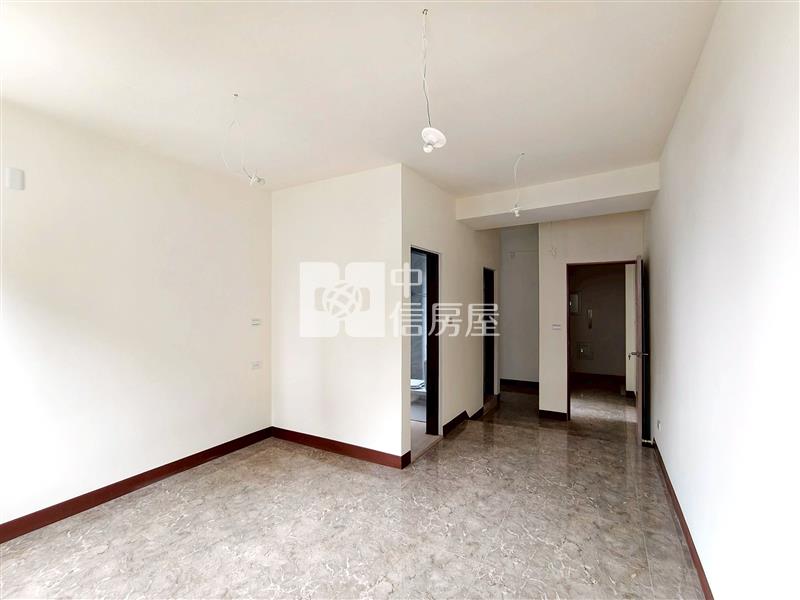 臨路角間大坪數電梯豪宅別墅房屋室內格局與周邊環境