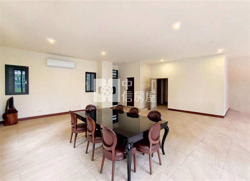 臨路角間大坪數電梯豪宅別墅房屋室內格局與周邊環境