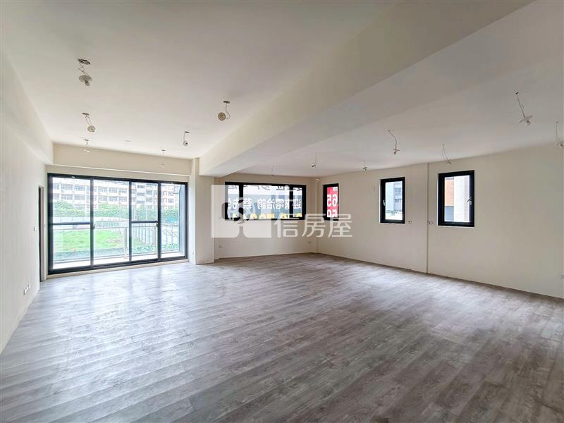 臨路角間大坪數電梯豪宅別墅房屋室內格局與周邊環境