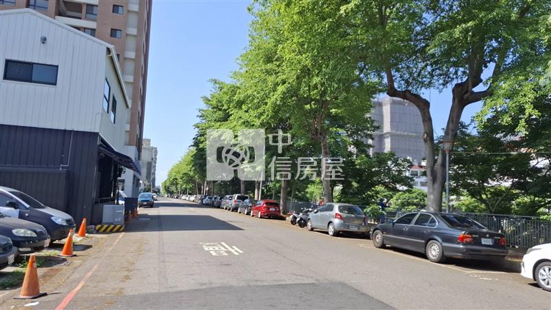 13期旁方正角地建地房屋室內格局與周邊環境