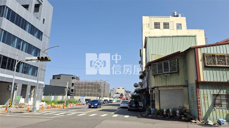 13期旁方正角地建地房屋室內格局與周邊環境