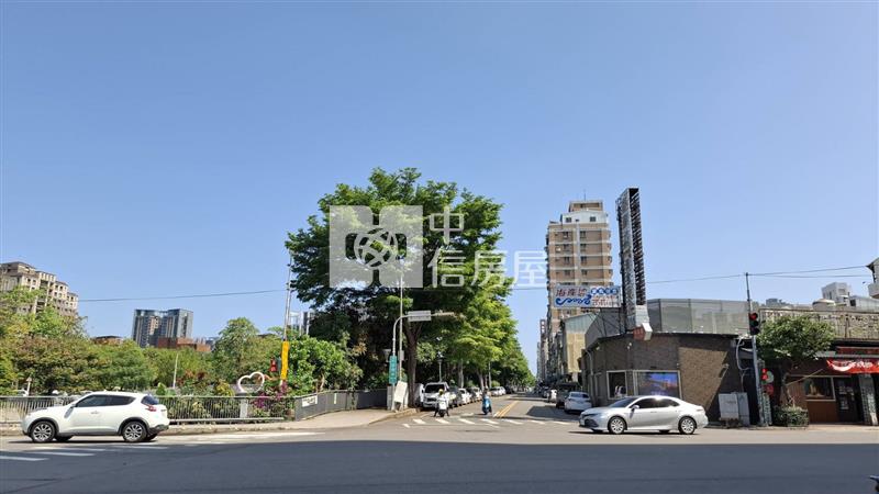 13期旁方正角地建地房屋室內格局與周邊環境