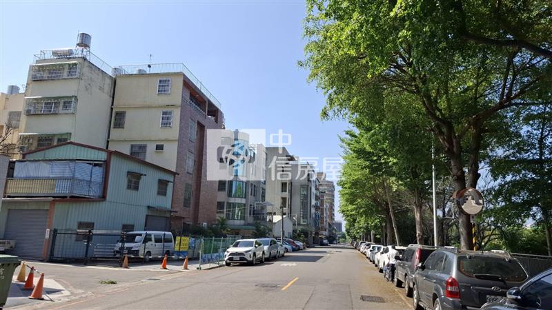 13期旁方正角地建地房屋室內格局與周邊環境