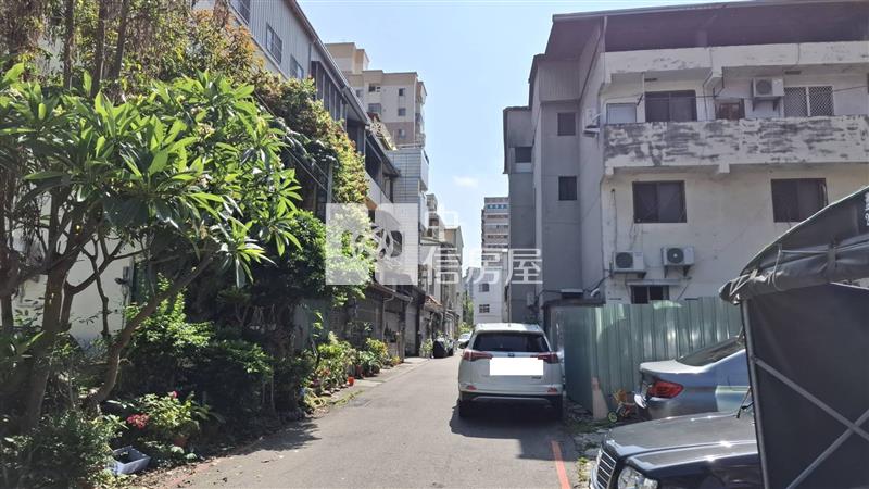 13期旁方正角地建地房屋室內格局與周邊環境