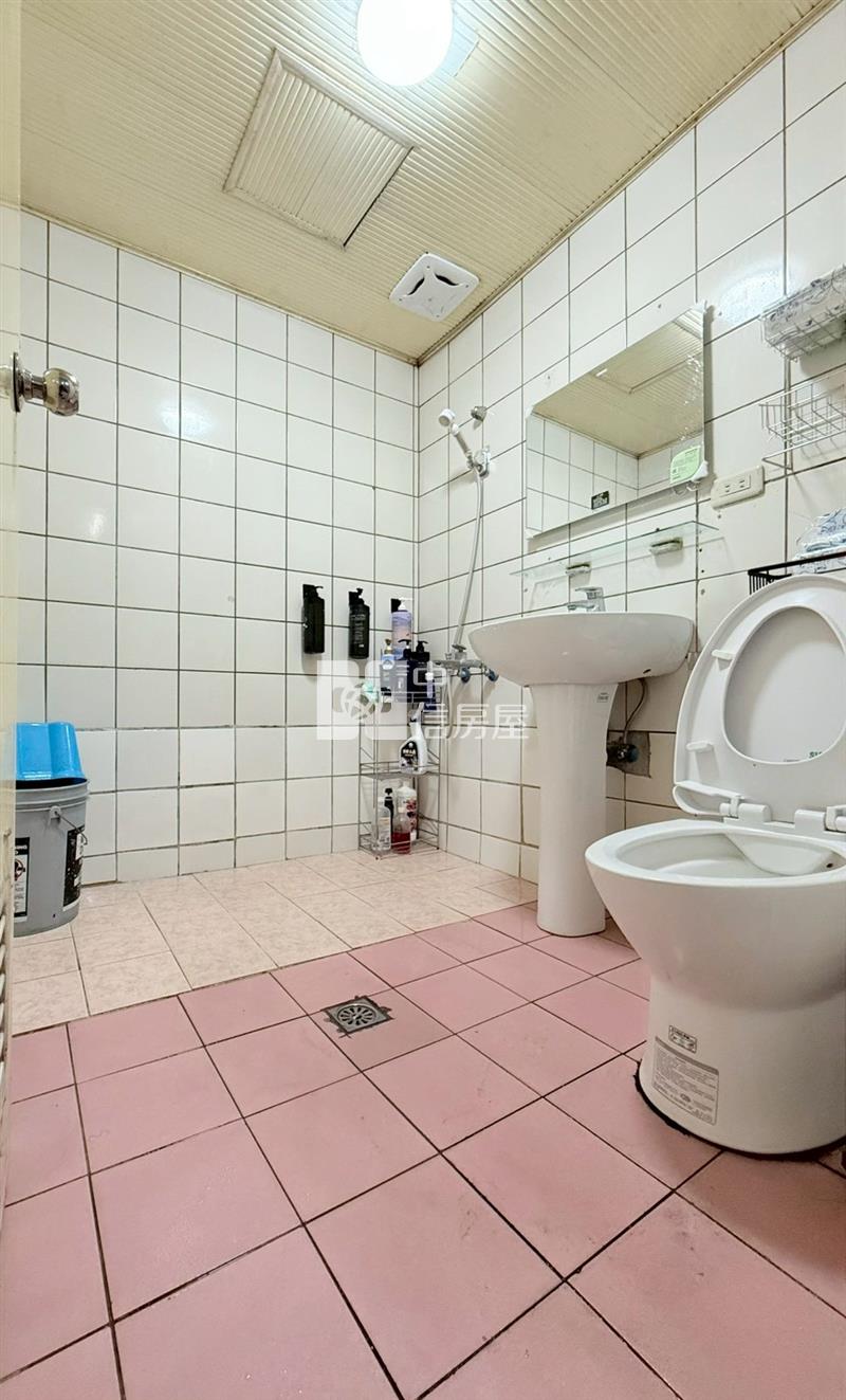 低總價3房平面車位房屋室內格局與周邊環境