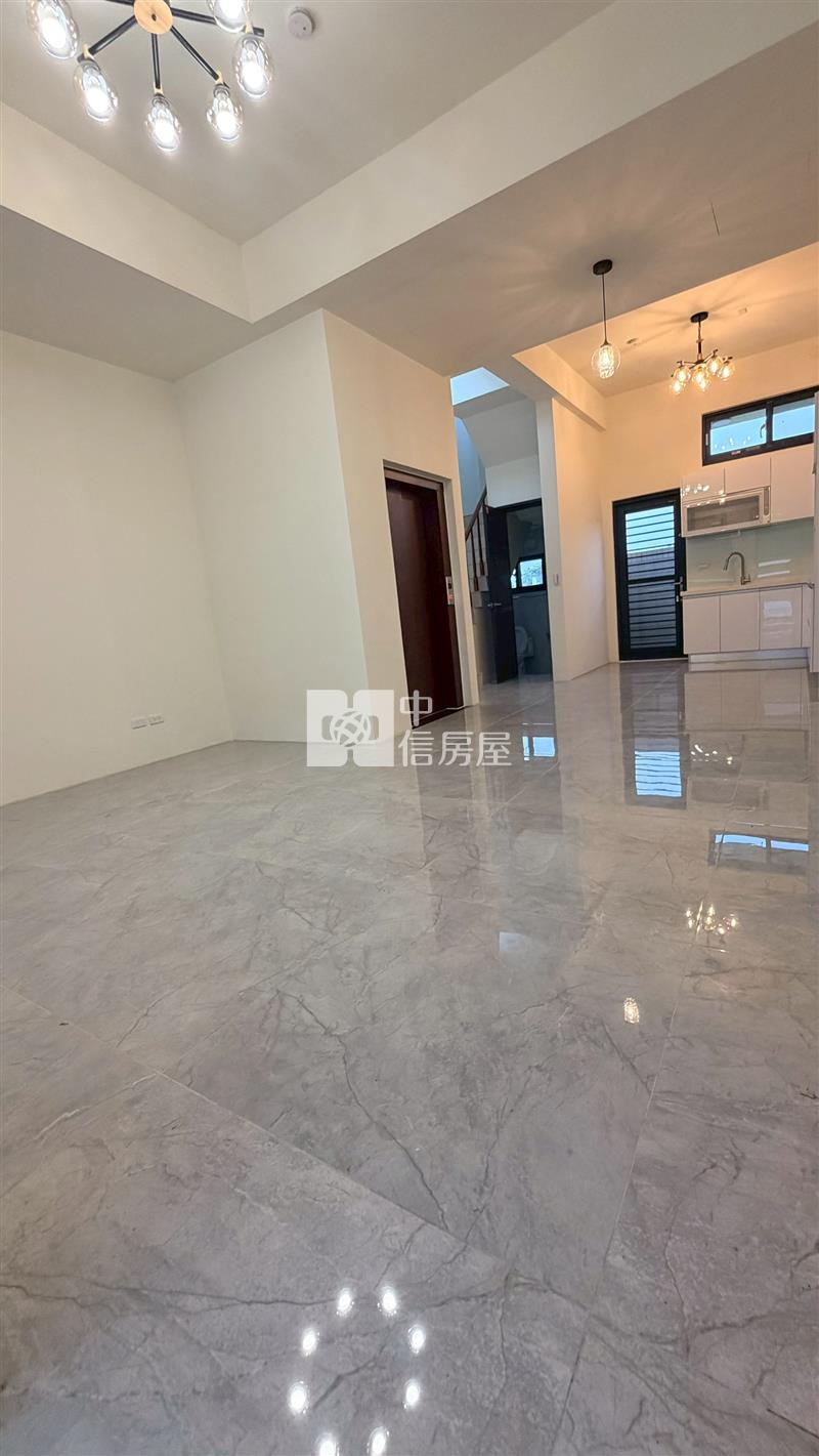 全新四房雙車電梯別墅房屋室內格局與周邊環境