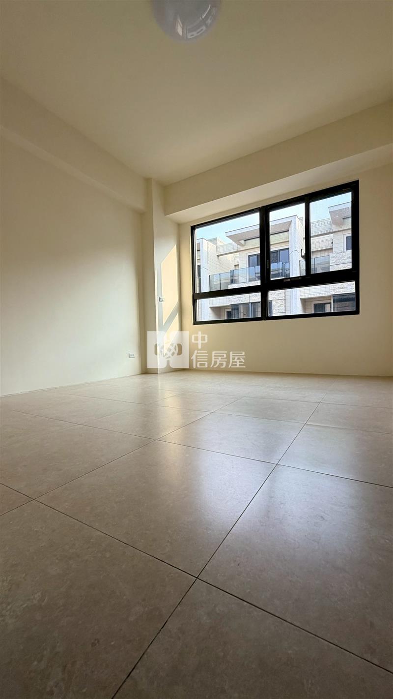 全新四房雙車電梯別墅房屋室內格局與周邊環境