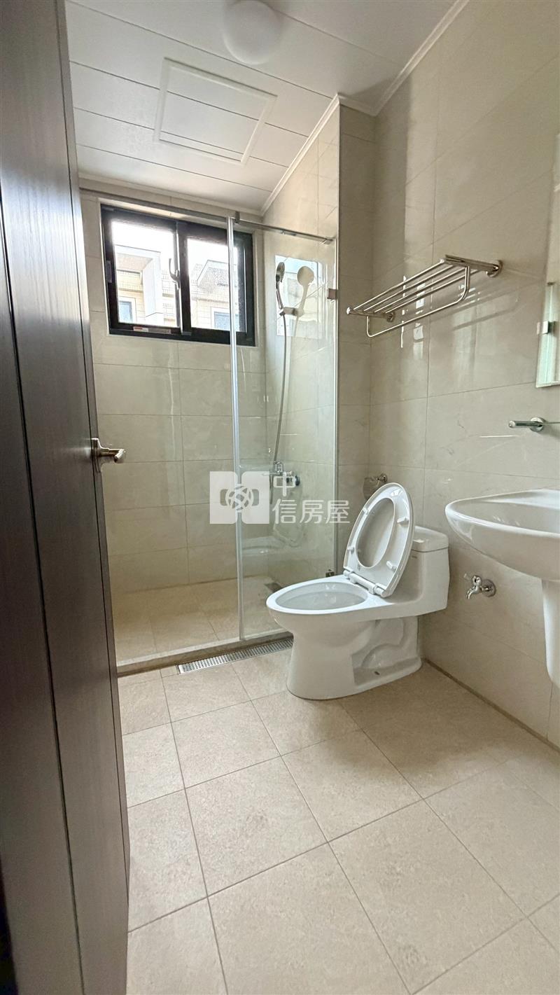 全新四房雙車電梯別墅房屋室內格局與周邊環境