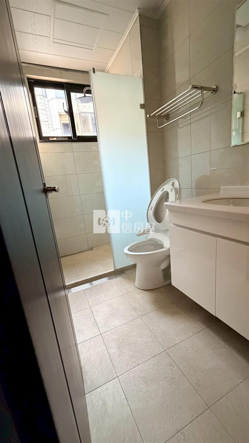 全新四房雙車電梯別墅房屋室內格局與周邊環境