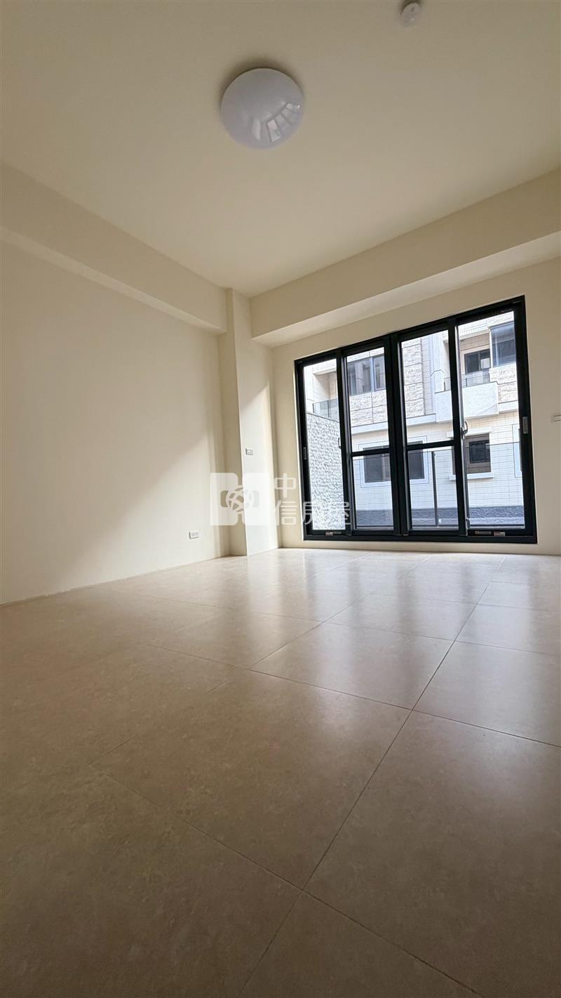 全新四房雙車電梯別墅房屋室內格局與周邊環境