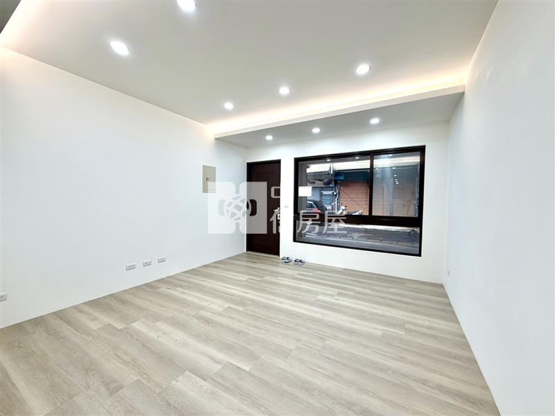 平鎮南勢重劃區整新車庫停車美透天房屋室內格局與周邊環境