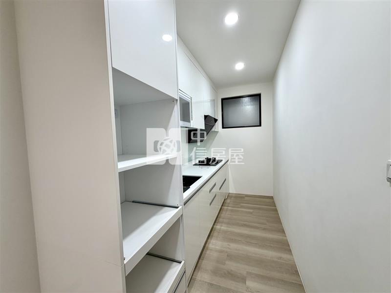 平鎮南勢重劃區整新車庫停車美透天房屋室內格局與周邊環境