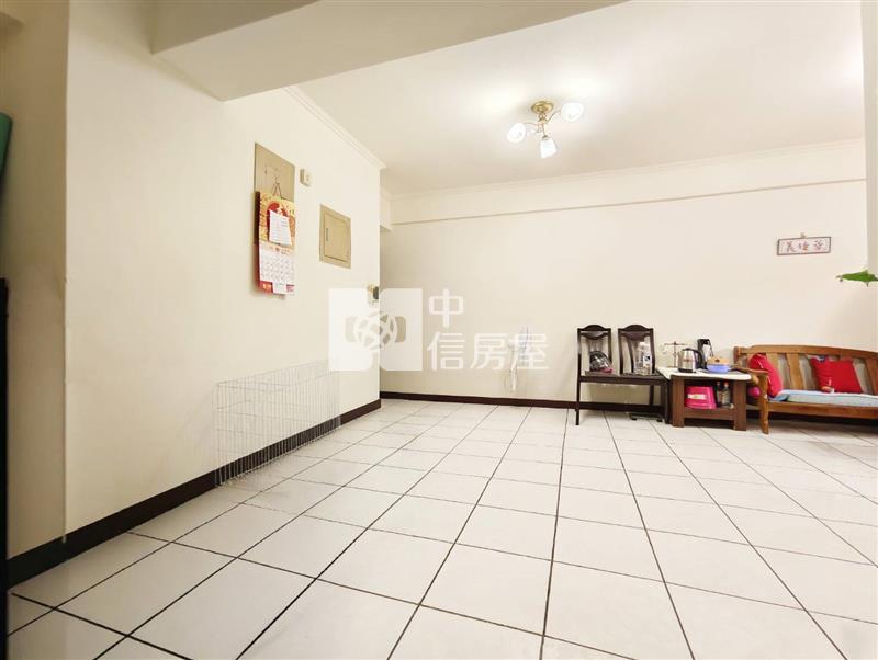 內壢環中商圈舒適寬敞電梯美2房房屋室內格局與周邊環境