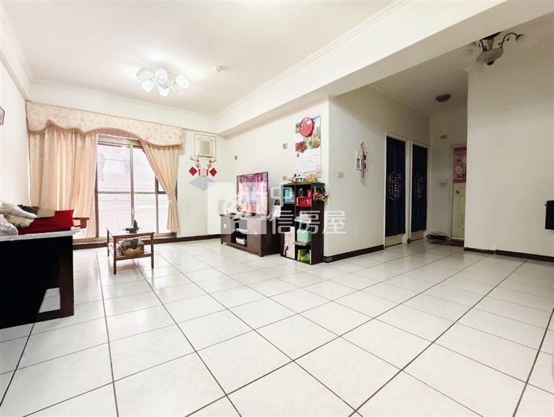 內壢環中商圈舒適寬敞電梯美2房房屋室內格局與周邊環境