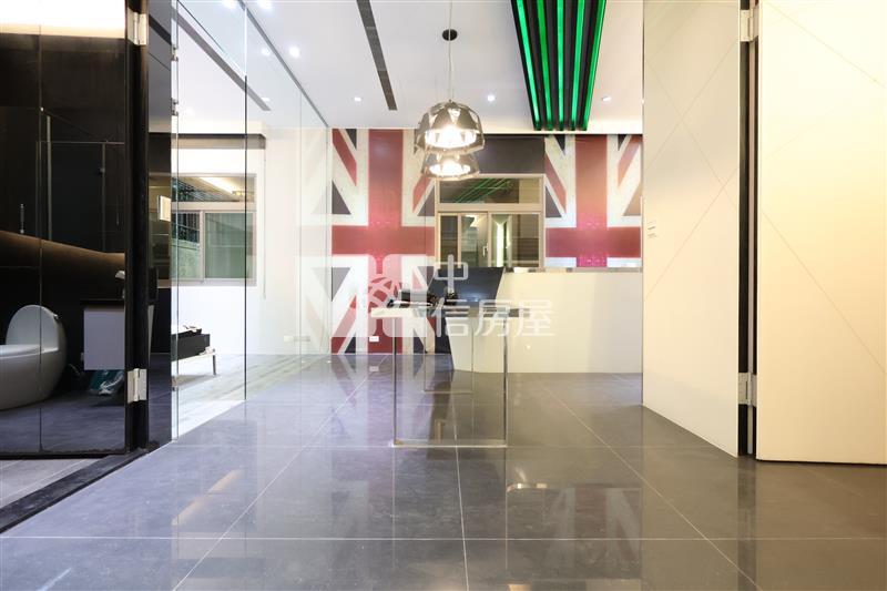 【安家】巴黎春天一樓挑高裝潢四房車房屋室內格局與周邊環境