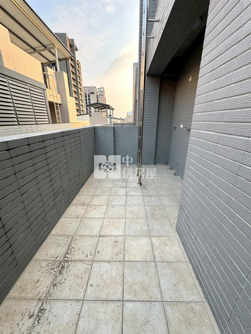 潭子弘文中學最便宜全新雙車電梯別墅房屋室內格局與周邊環境