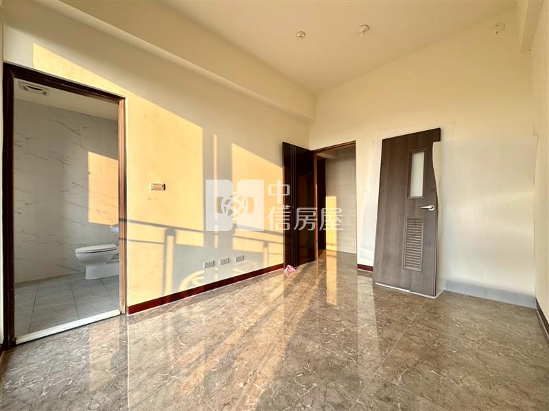 潭子弘文中學最便宜全新雙車電梯別墅房屋室內格局與周邊環境