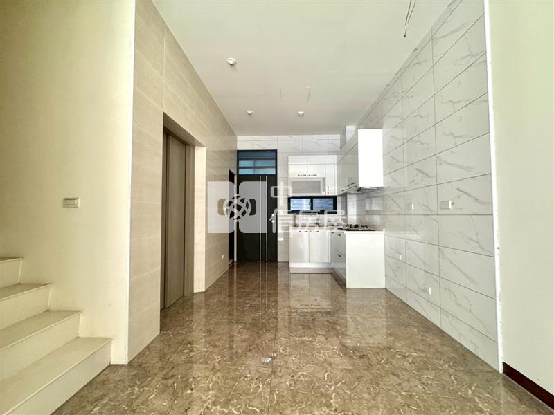 潭子弘文中學最便宜全新雙車電梯別墅房屋室內格局與周邊環境