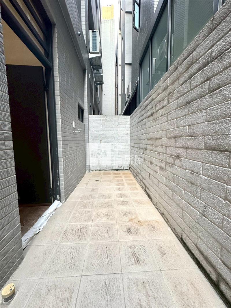 潭子弘文中學最便宜全新雙車電梯別墅房屋室內格局與周邊環境