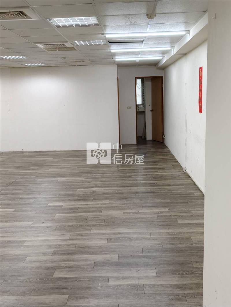 永康區中華大樓辦公室附雙車位房屋室內格局與周邊環境